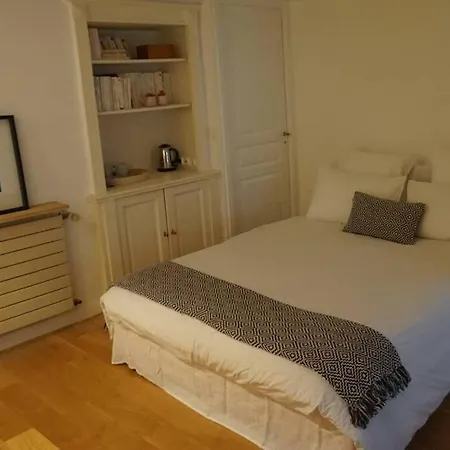 Le Calme à 2 Pas De Paris Appartamento *