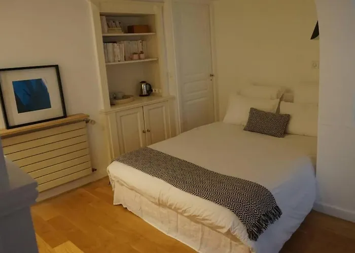 Le Calme A 2 Pas De Paris Apartmán *